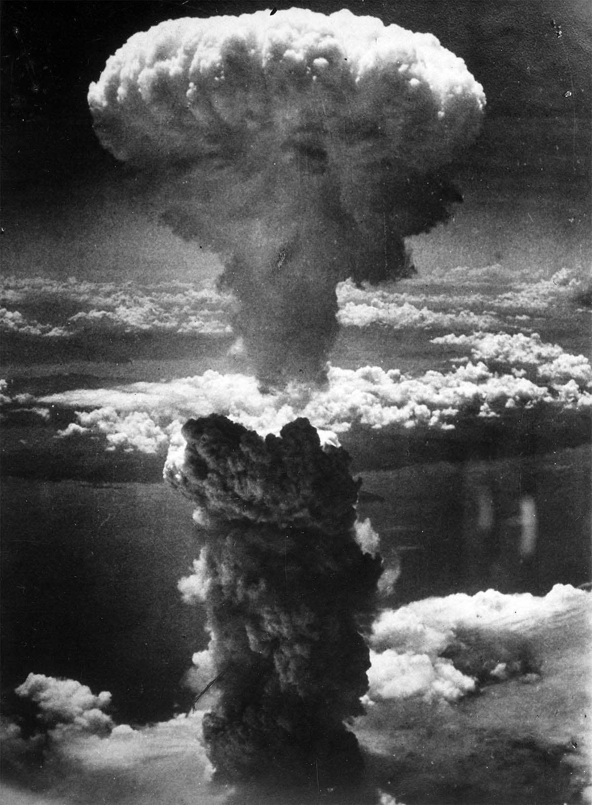 Atomic bomb cloud