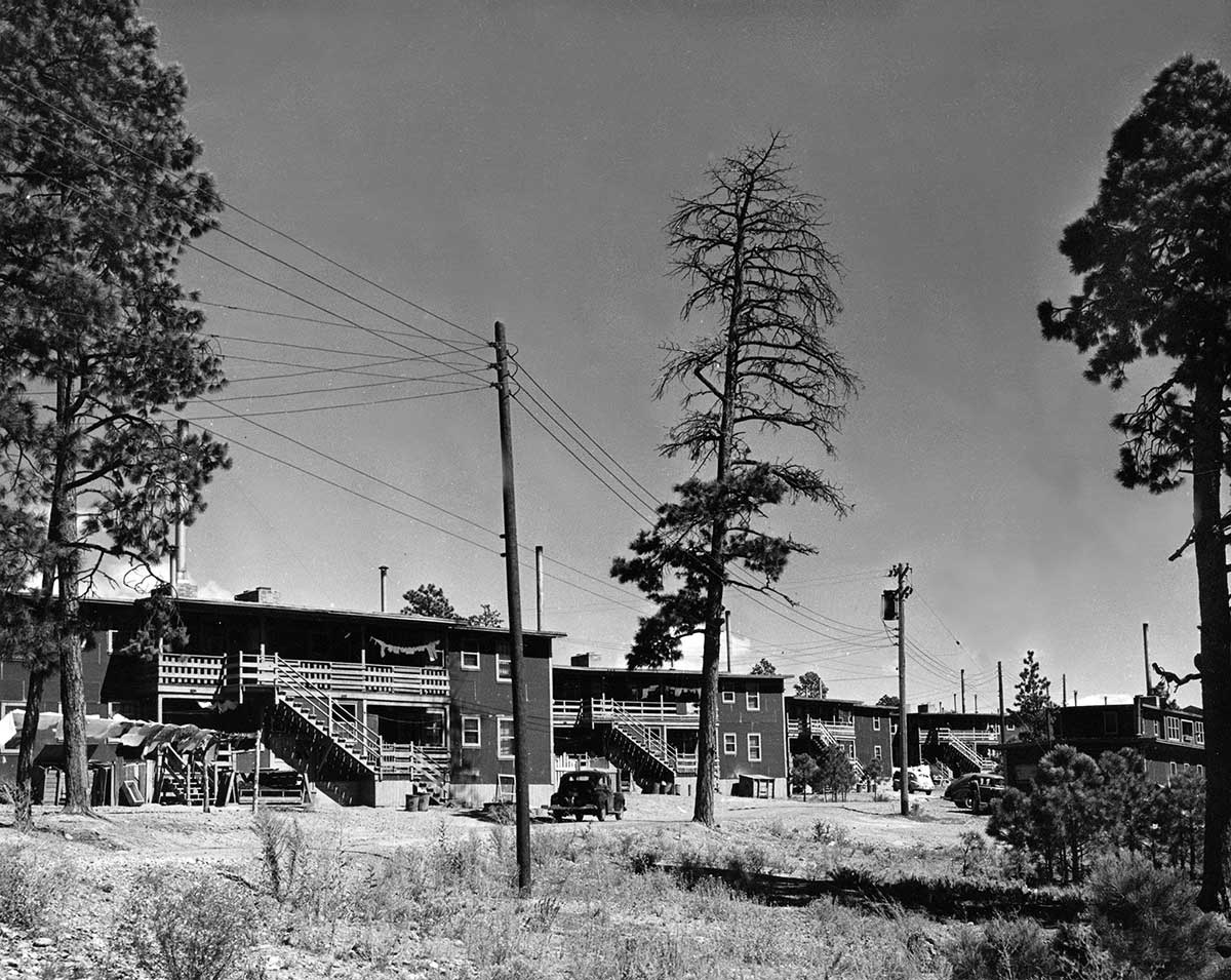 Living At Los Alamos LOS ALAMOS Beginning Of An Era 1943 1945   P14 I1 