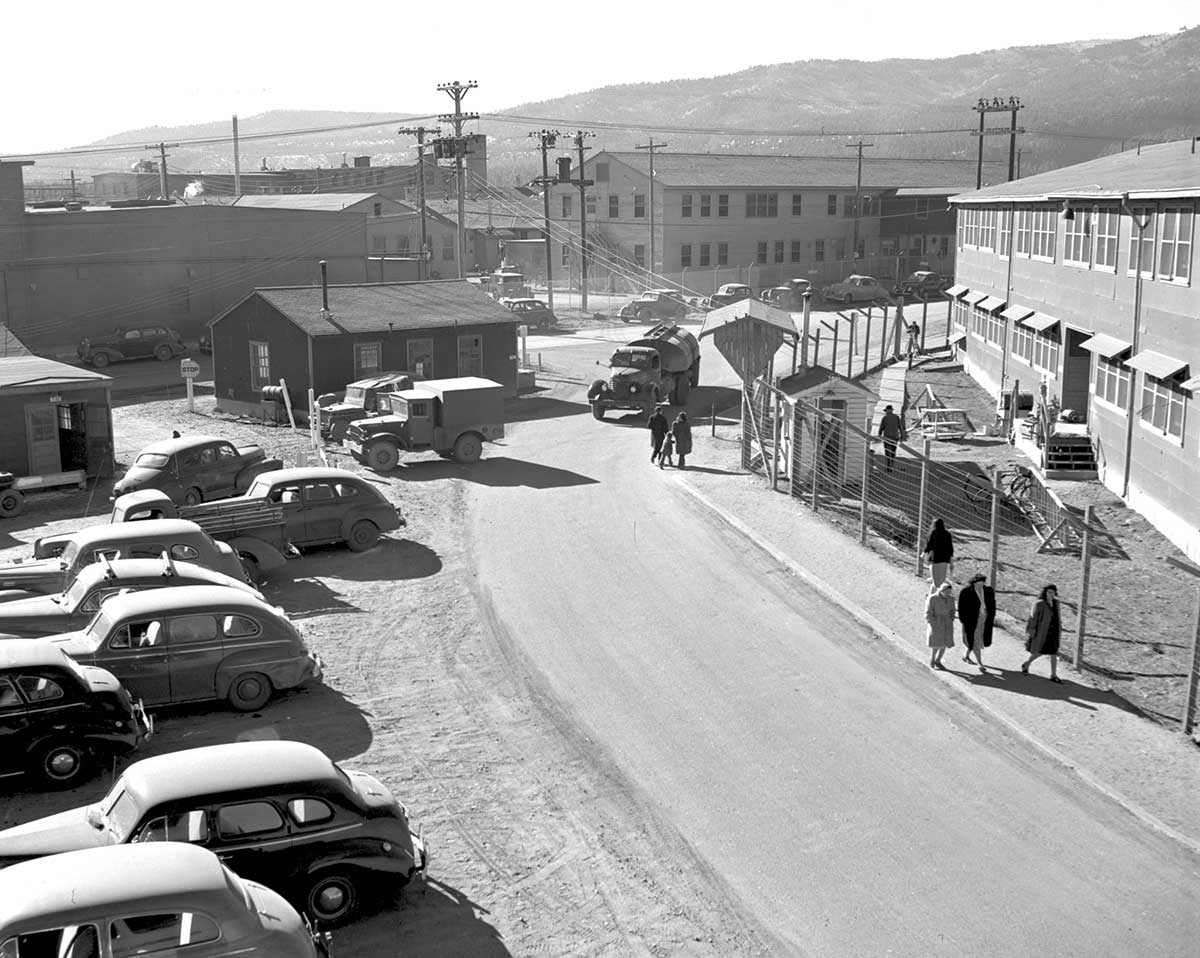 Designing The Bomb | LOS ALAMOS: Beginning Of An Era 1943-1945